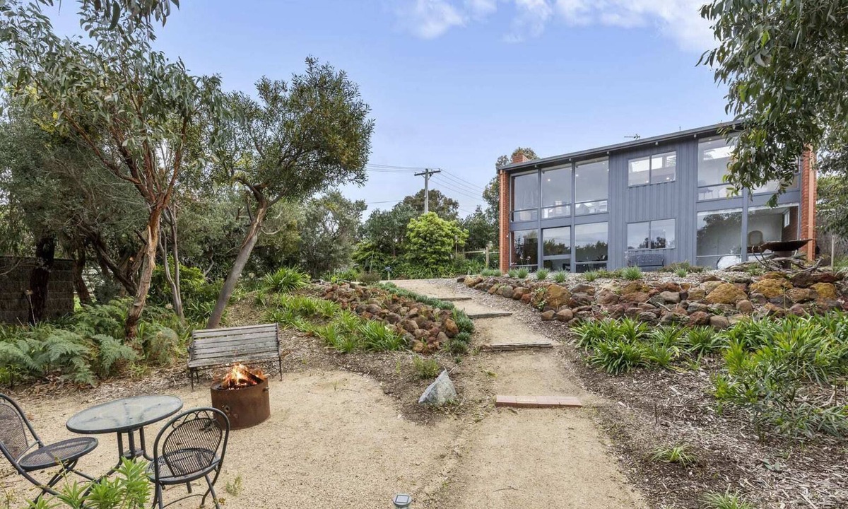 Anglesea House | Beachside Walkaway Su