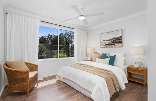 Berkeley Vale House | Beautiful Lakeview Retreat, Private Upper Level