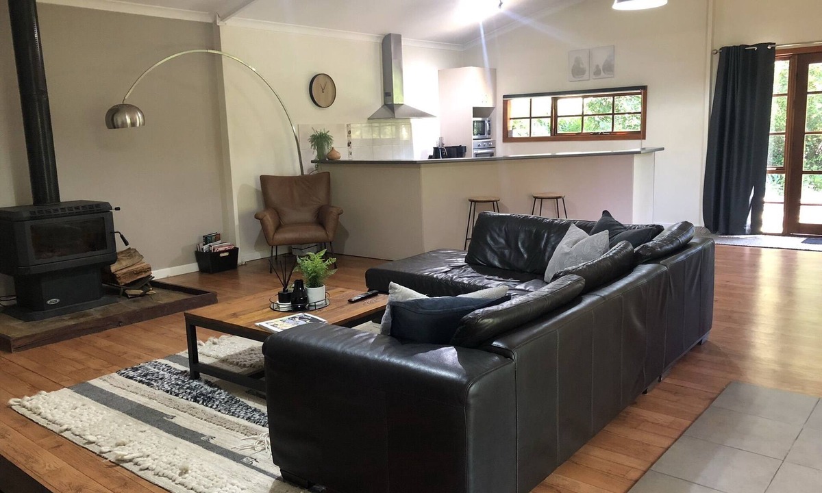 Cheshunt Apartment | Beautiful Spacious Apartment Set Amongst Botanical Gardens with a Spa