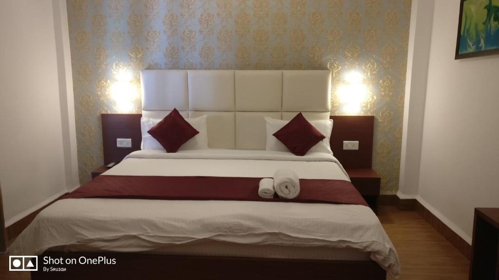 Koregaon Park House | Bed and Breakfast In 5bhk Koregaon Park