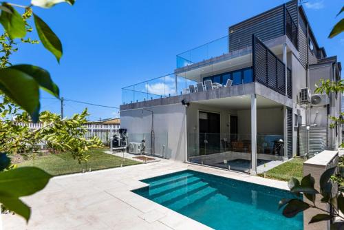 Callala Beach House | Bellagio - Swimming Pool with Ocean Views
