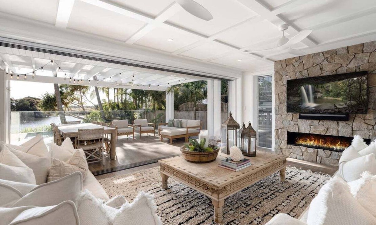 Belongil House | Belongil Sunset 5 - 6 Giaour Street, Byron Bay