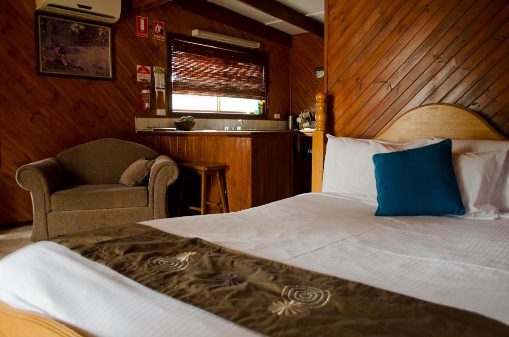 Jackass Flat Cabin | Bendigo Bush Cabins