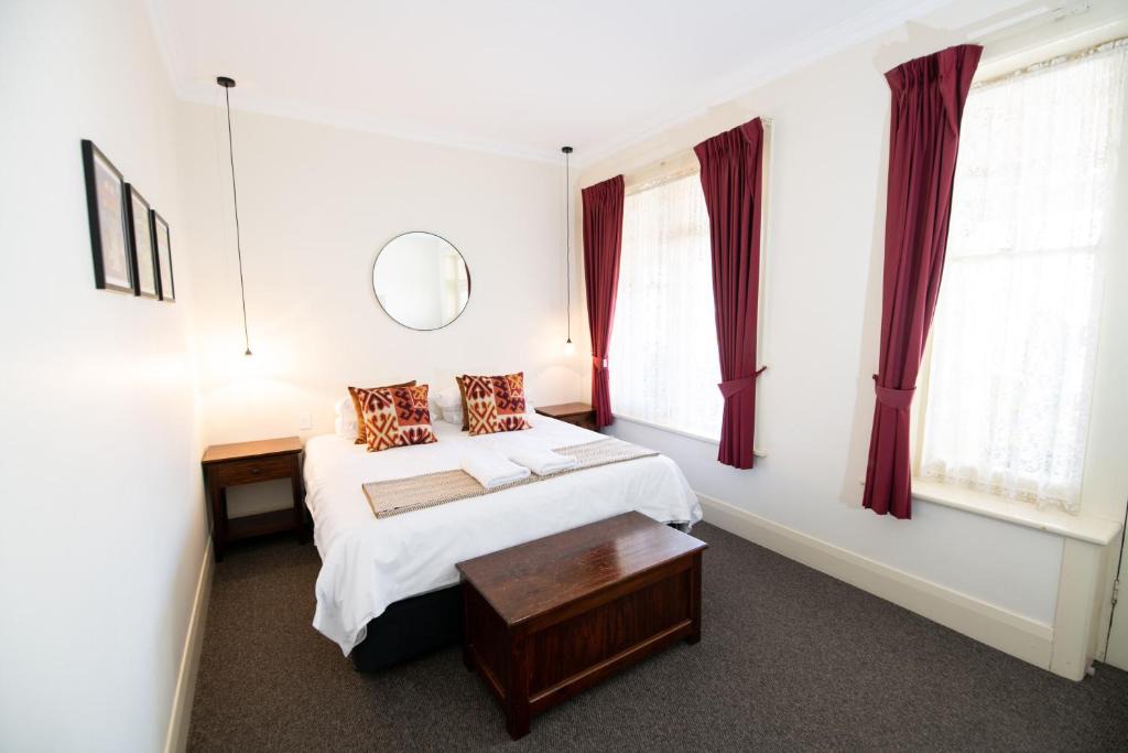 Clare Hotel | Bentley's Hotel