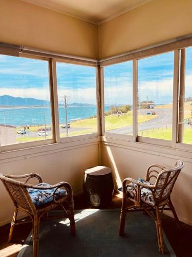 Bermagui Apartment | Bermagui Bay Beach House 2, Wonderful Beachside Location, Pet Friendly