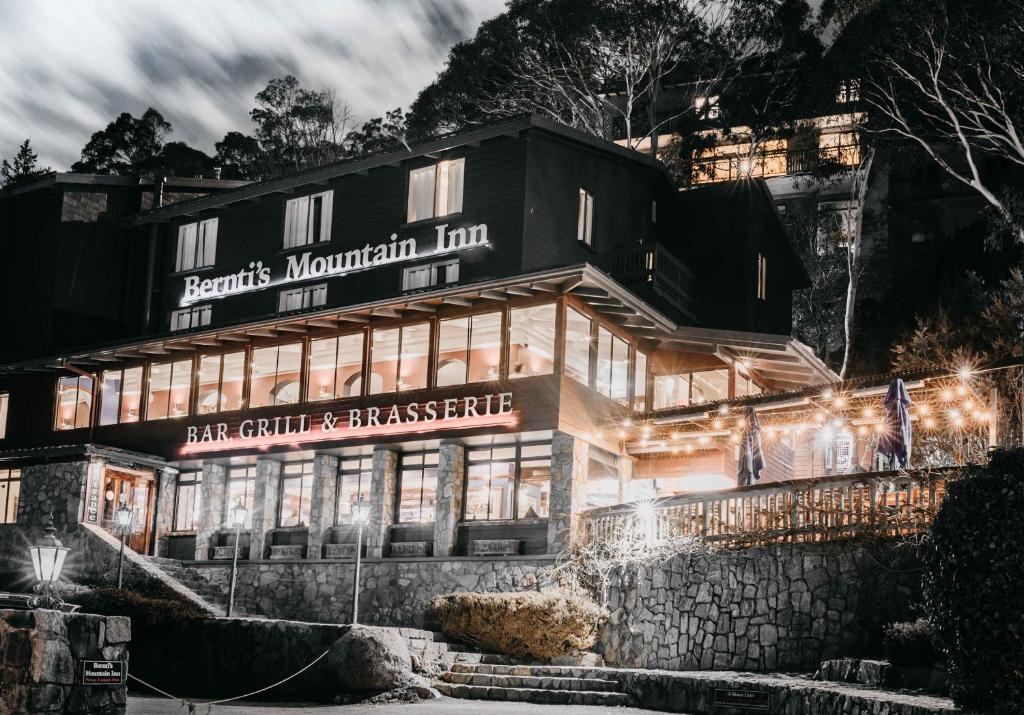 Thredbo Cabin | Bernti's Mountain Inn
