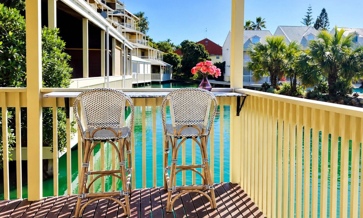Mandurah Apartment | Beyond expectation — a peaceful lakeside haven blending rainforest vibes, coastal charm, and modern comfort. Enjoy coffee on the terrace, a swim in the private pool, or a stroll to Silver Sands Beach, all within a secure and central location.