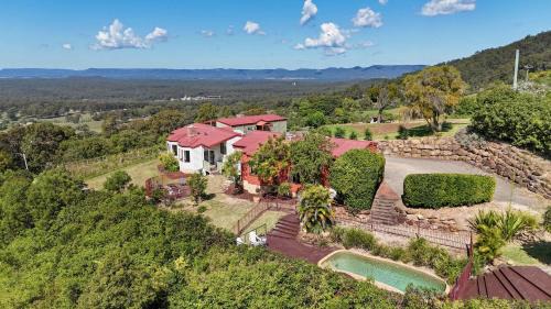 Mount View Apartment | Bimbadeen Estate Villa 1