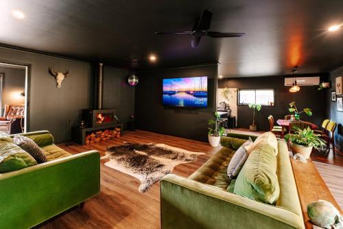 Bright House | Black Diamond - Pet Friendly, Magnesium Spa