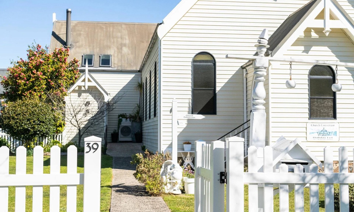 Robertson Apartment | Boutique Church Apartment in Robertson NSW