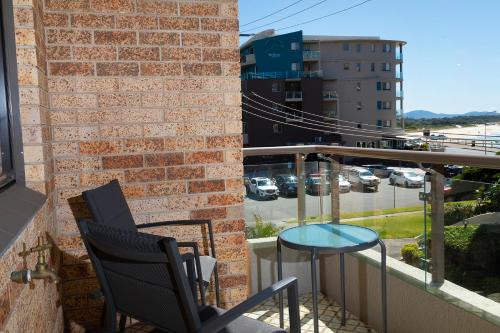 Forster Apartment | Breakers 11