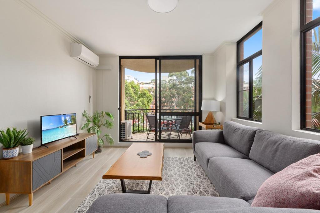 Darling Harbour Apartment | Bright 2-Bed Retreat Near Darling Harbour