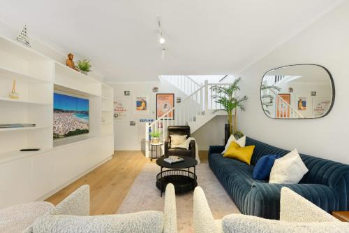 Neutral Bay House | Bright Townhome with Courtyard in Neutral Bay