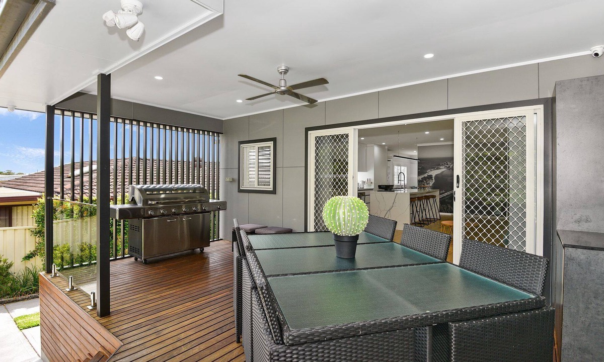 Killarney Vale House | Brooke Haven, modern family home with flat