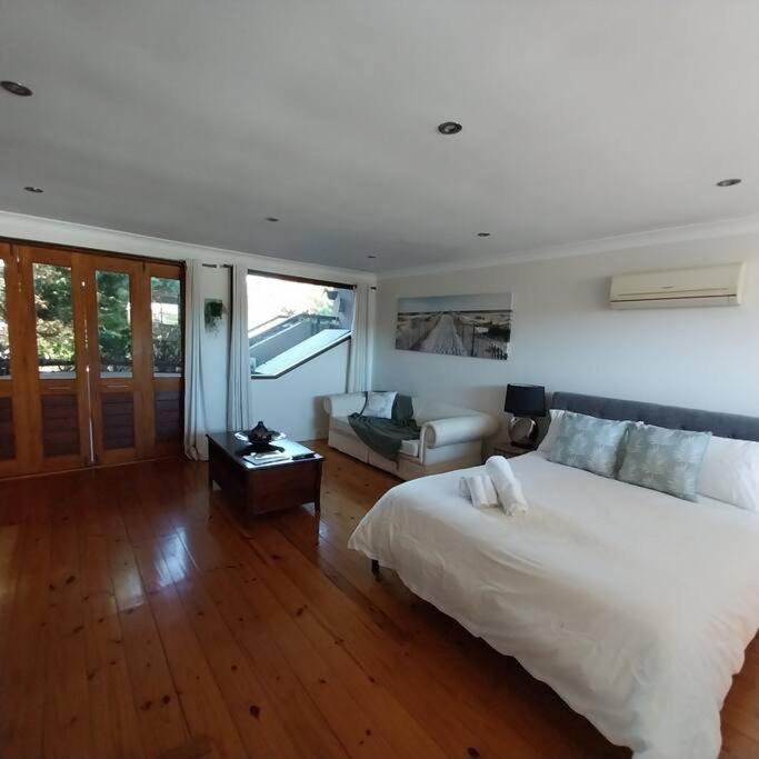 Anna Bay House | Bubbles and Waves