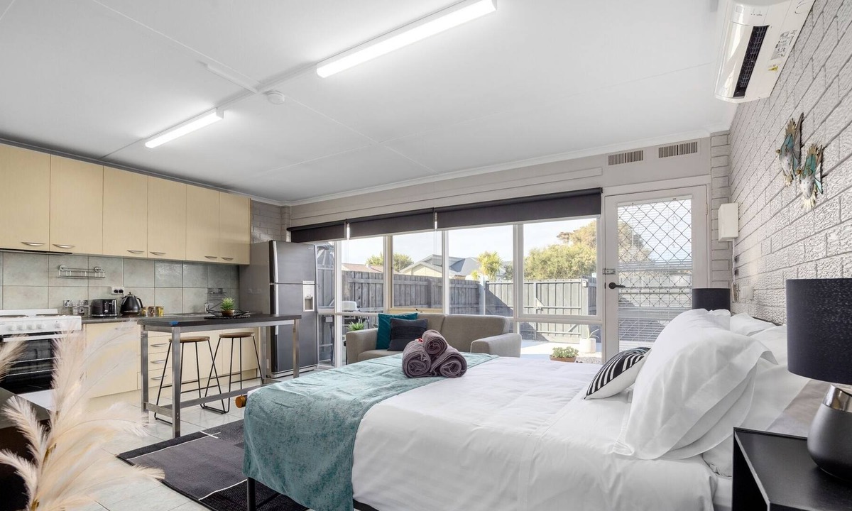 Tootgarook Apartment | Burdett Beach Studio