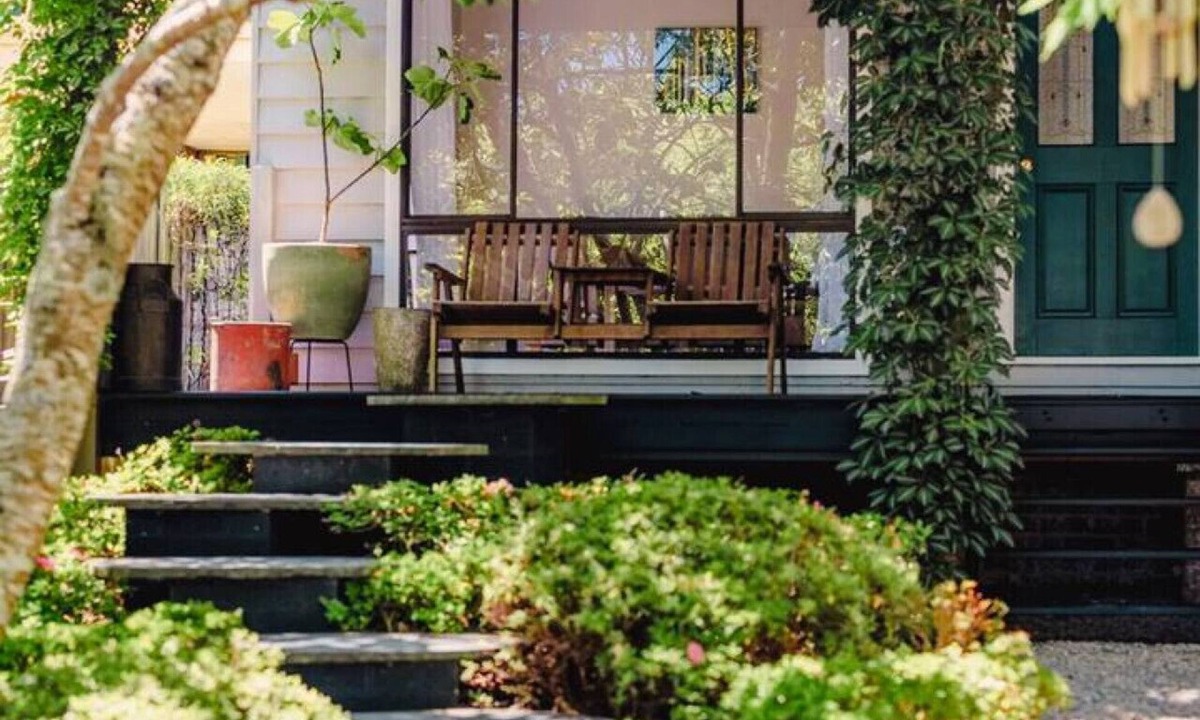Blackheath House | Buru Retreat, Secluded Couples Escape, Spa & Walks