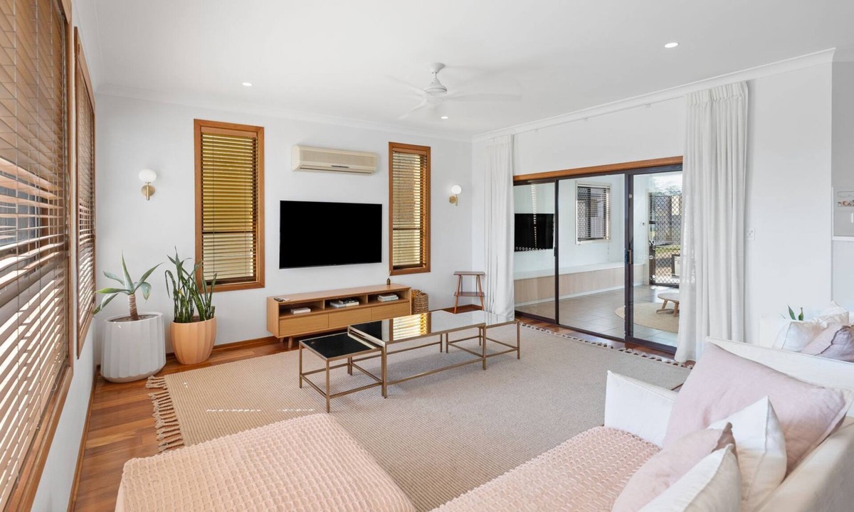 Iluka House | Cactus Club a popular family holiday destination.