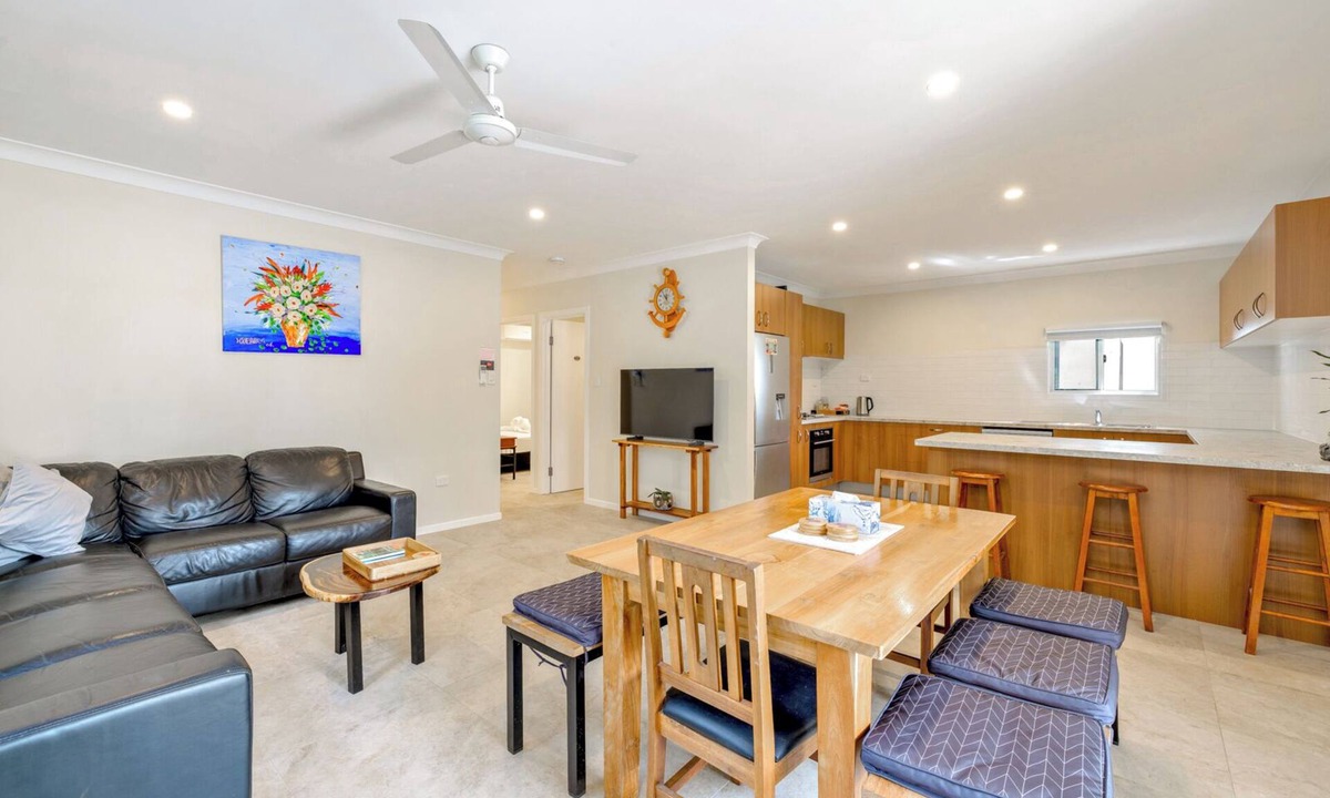 Parramatta Park House | Cairns Central Walking Distance "Downstairs"