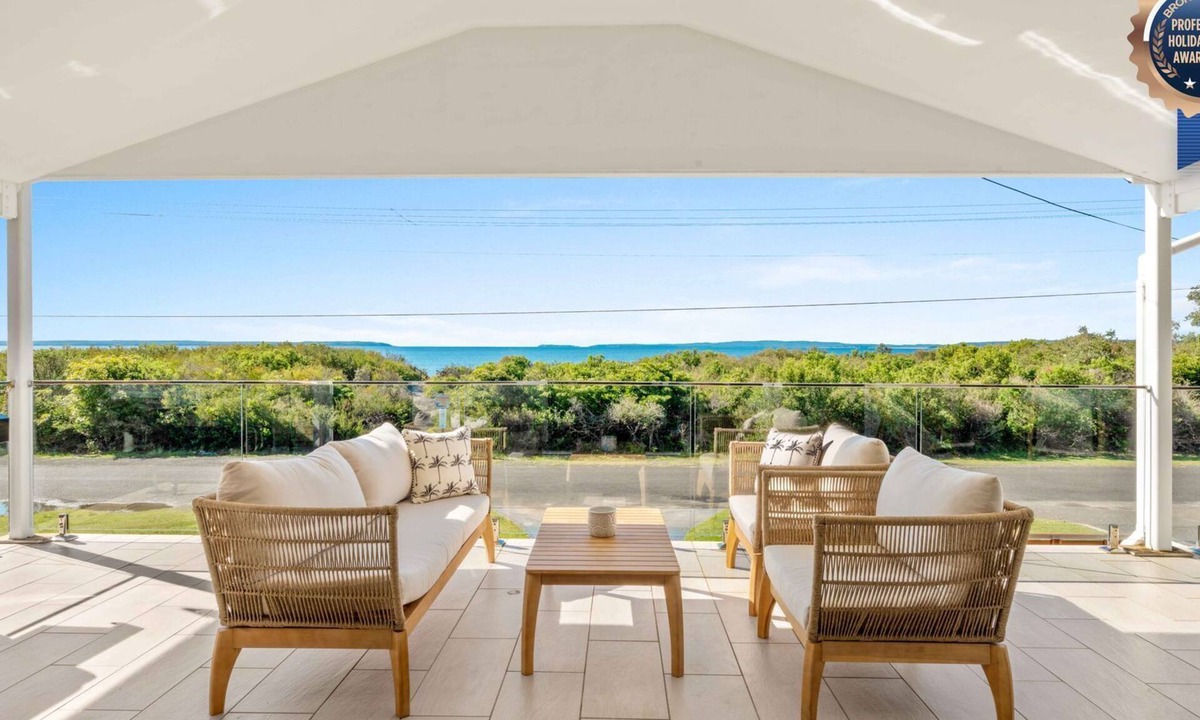 Callala Beach House | Callala Beach Walk - Beachfront with Fireplace