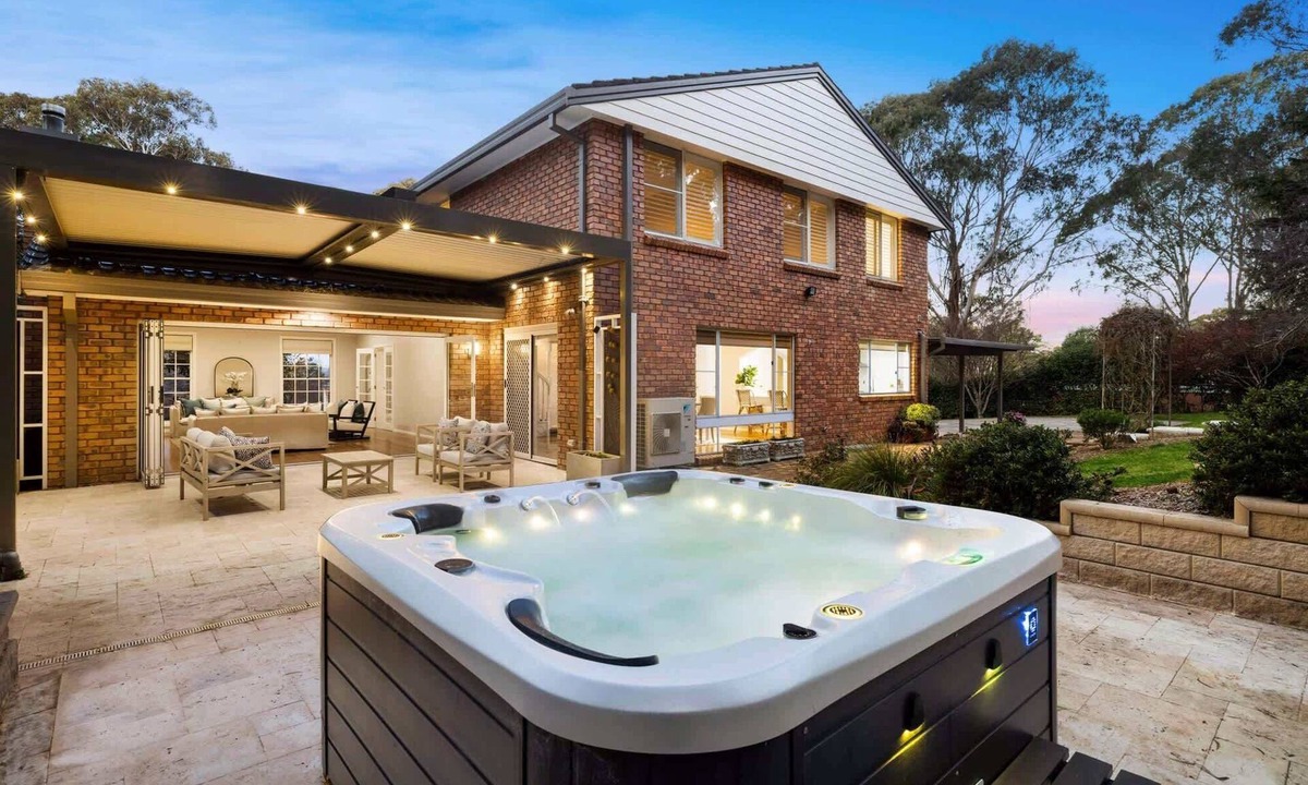 Bowral House | Carinya Centennial | Bowral Spa Retreat