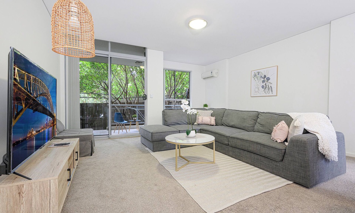 Castle Hill House | Castle HIll Sweet Modern 3BR Apt with 2 Parking