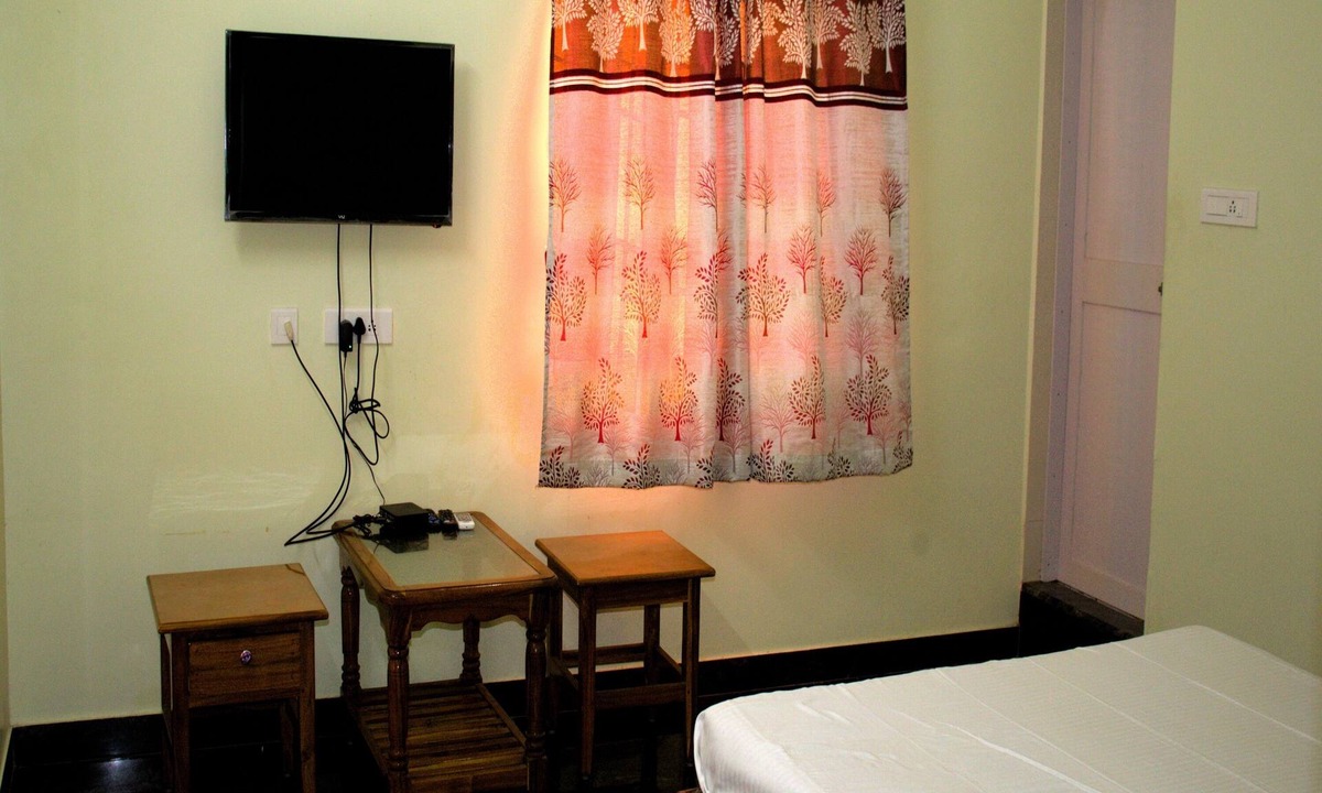 Tindivanam Hotel | CBR Guest House