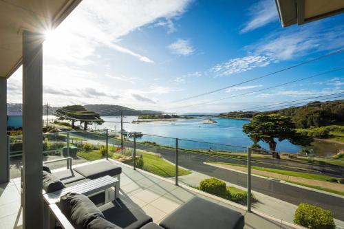 Narooma House | Champagne Views