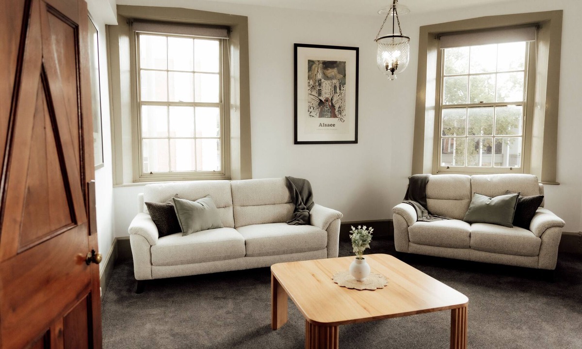 Launceston CBD Apartment | Charming 2-Bed Apartment in Launceston CBD