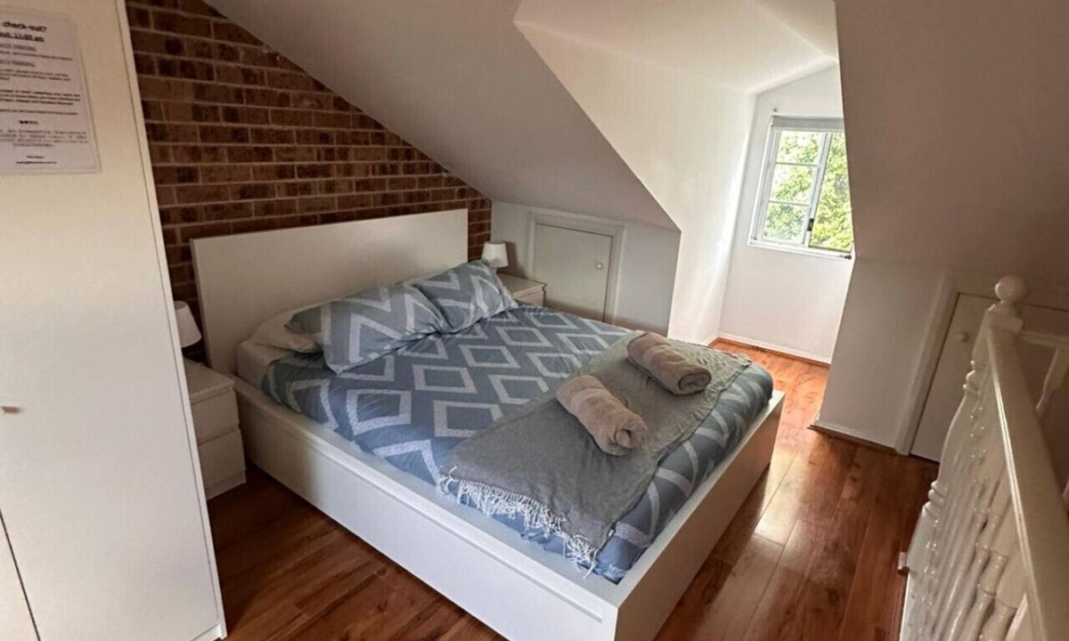 Glebe Villa | Charming Glebe Attic Room