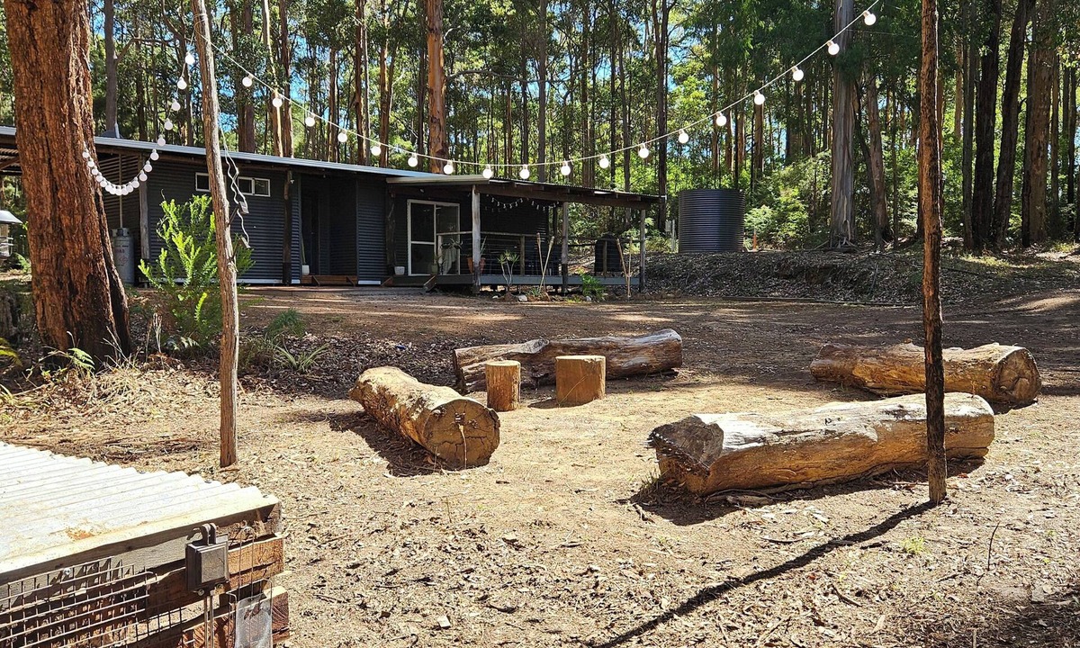 Yeagarup Cabin | Charming secluded 2-bedroom cabin in brilliant Yeagarup with AC, WiFi