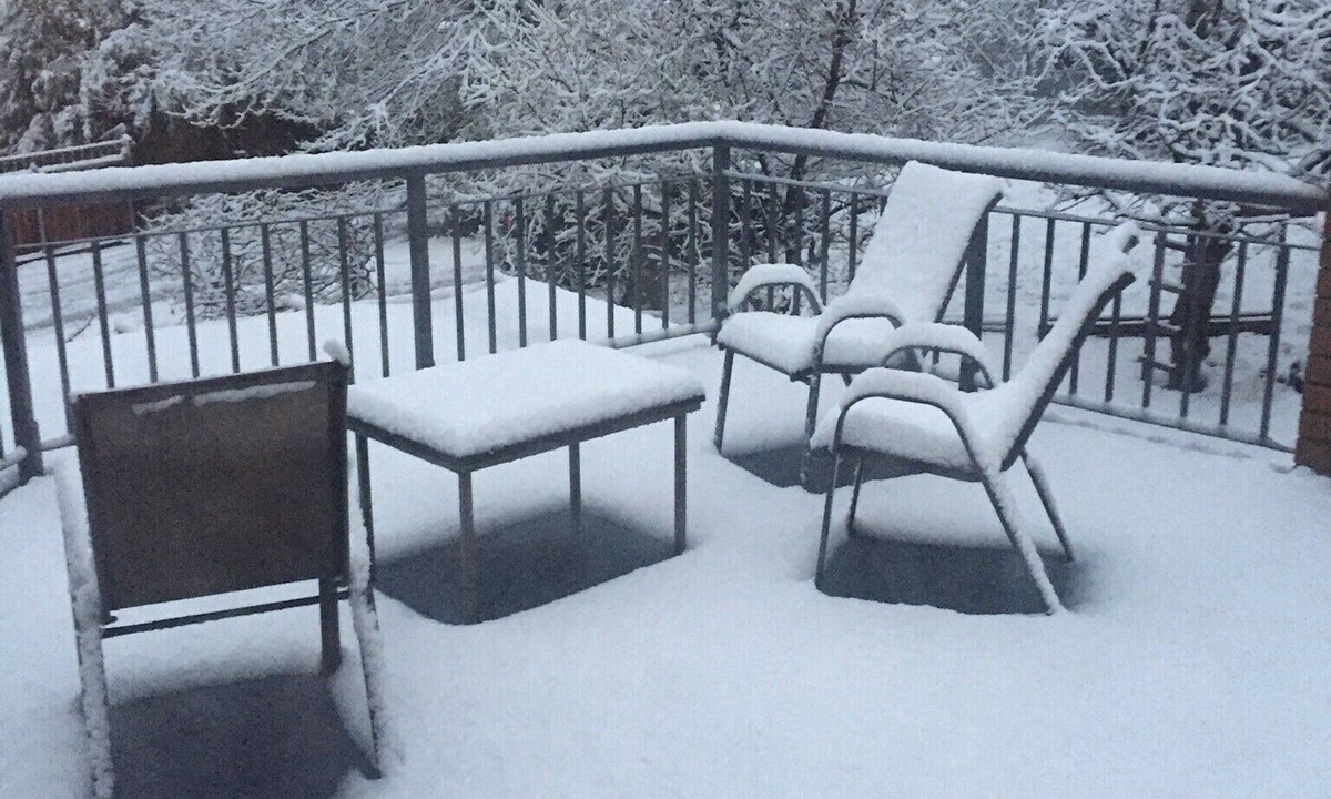 East Jindabyne Ski Chalet | Chesa St Moritz Chalet sleeps 18