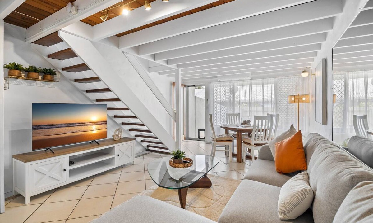 Mooloolaba Apartment | Chic 2-Bed Cabin-Style Home by Mooloolaba Beach
