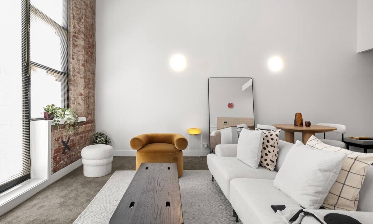 Melbourne Central Business District Apartment | Classic 1-Bed City Stay Near Eateries and Laneways