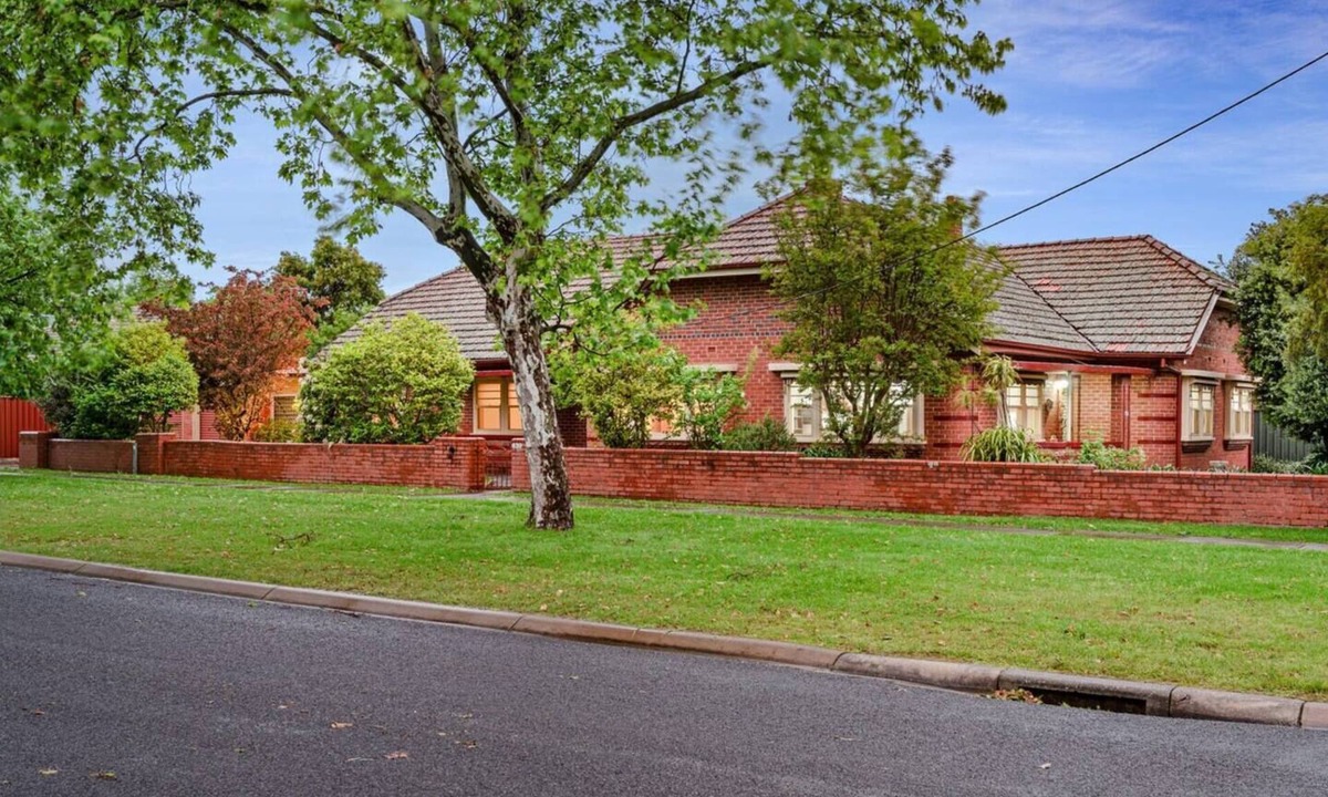 Albury House | Classic Albury Elegance