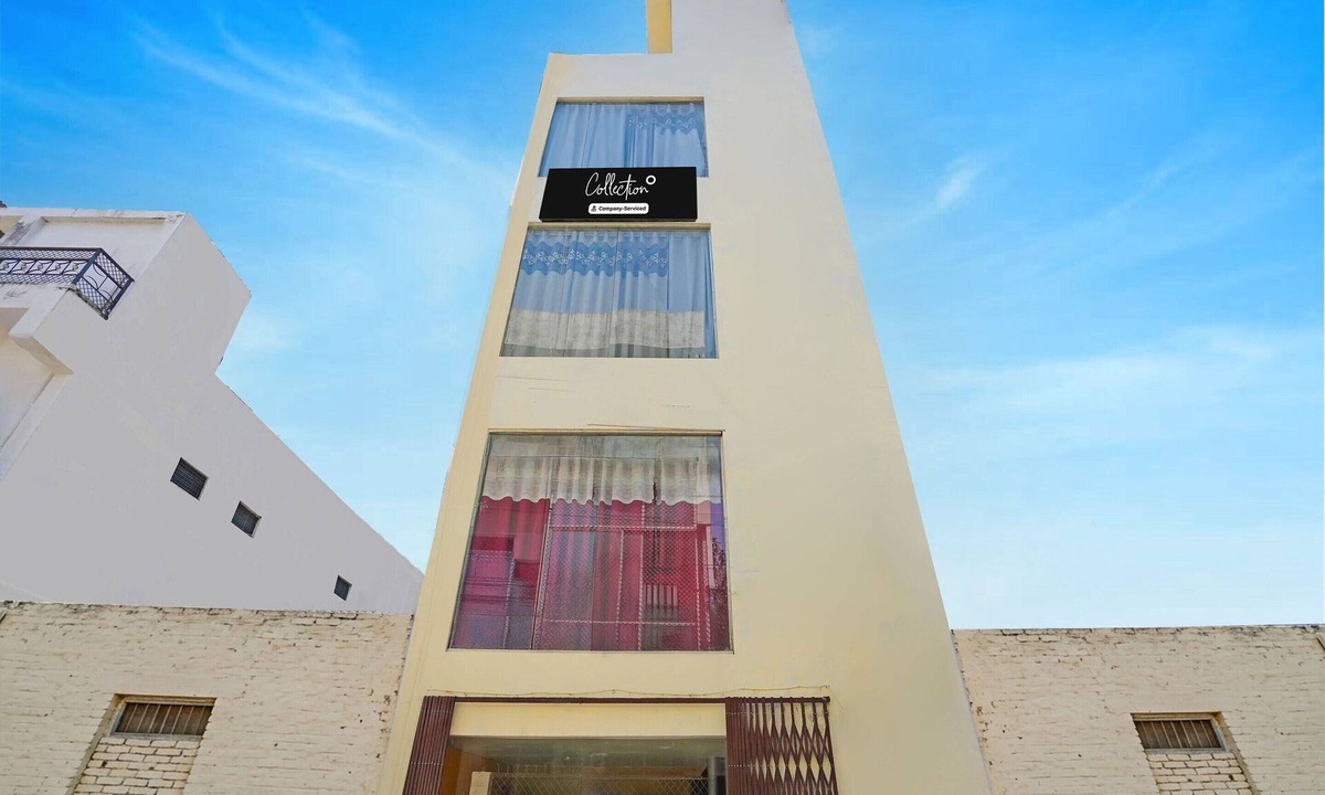 Civil Lines House | Classic Prayagraj Bus Stop Sonica Gold