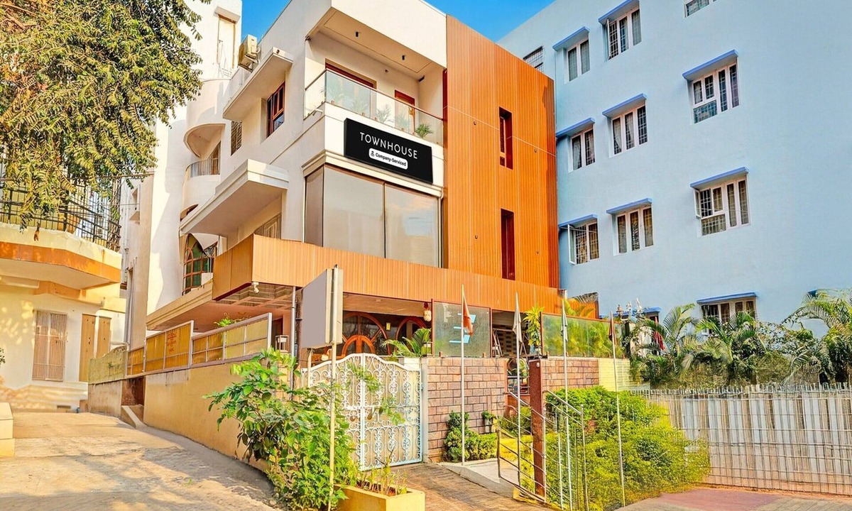 Dwaraka Nagar House | Classic With Balcony Vijaya Residency
