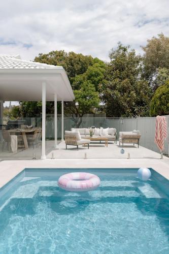 Budgewoi House | Coastal Cove