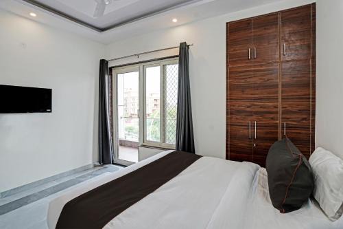 Noida Hotel | Collection O Grip inn
