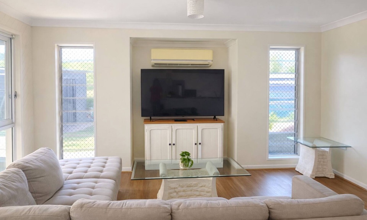 Thornlands House | Comfortable 4 Bedroom House