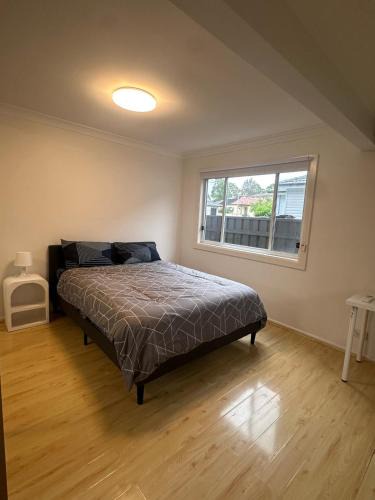 South Wentworthville House | Comfortable and Spacious Queen Room - SW2