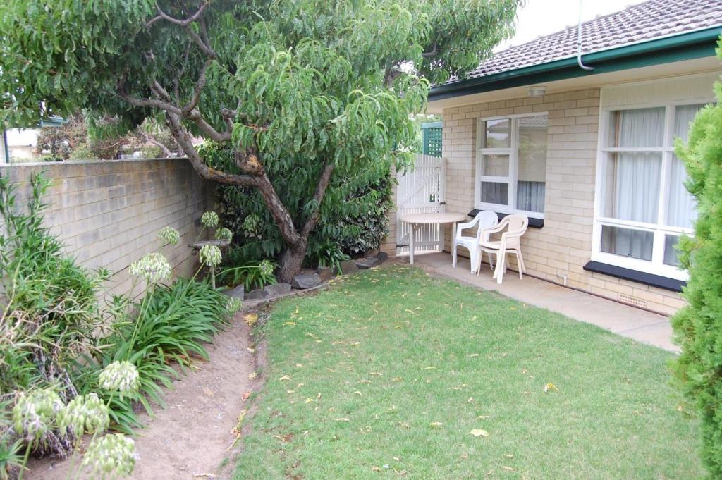 Victor Harbor House | Comfortable Unit Close to the Beach