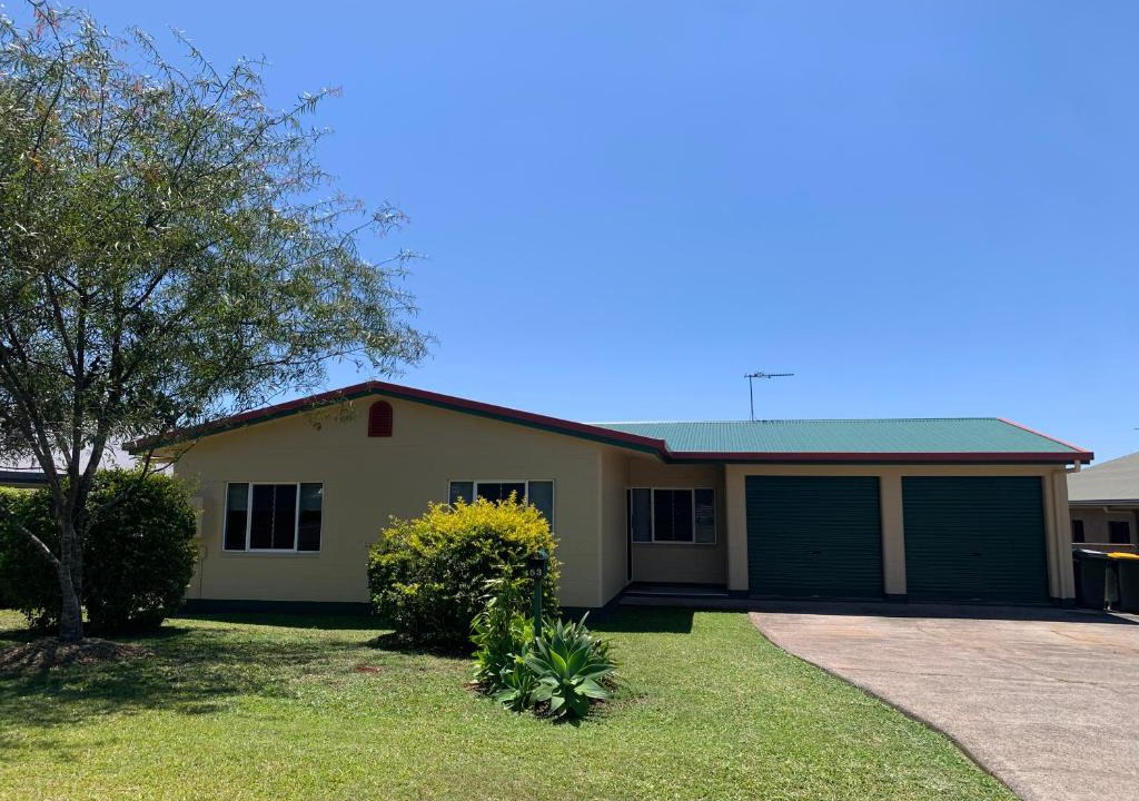 Atherton House | Comfy 4 Bedroom with Country Views