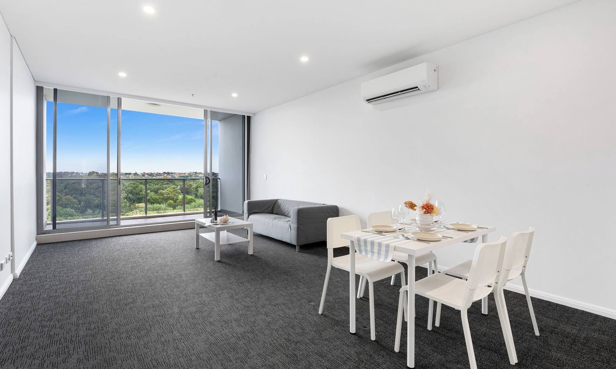 Waterloo Apartment | Cozy 2BR Waterloo Haven Near Cafés & Parks