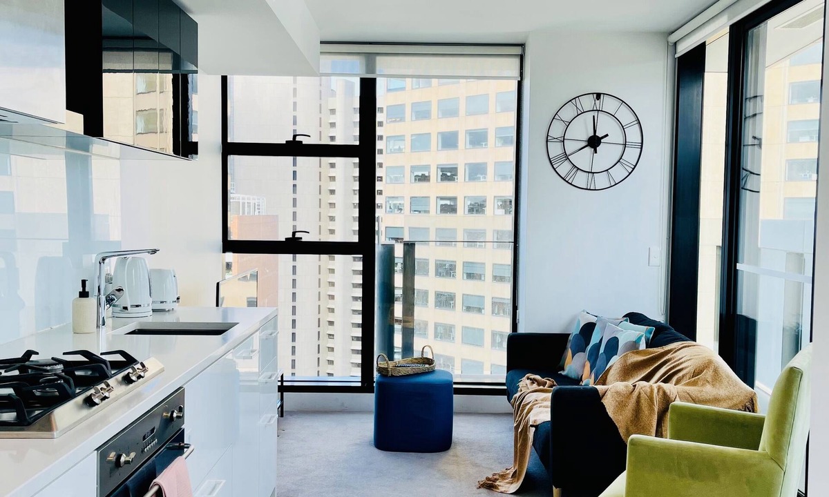 Chinatown Apartment | Cozy unit close to Parliament w/Amazing City Views