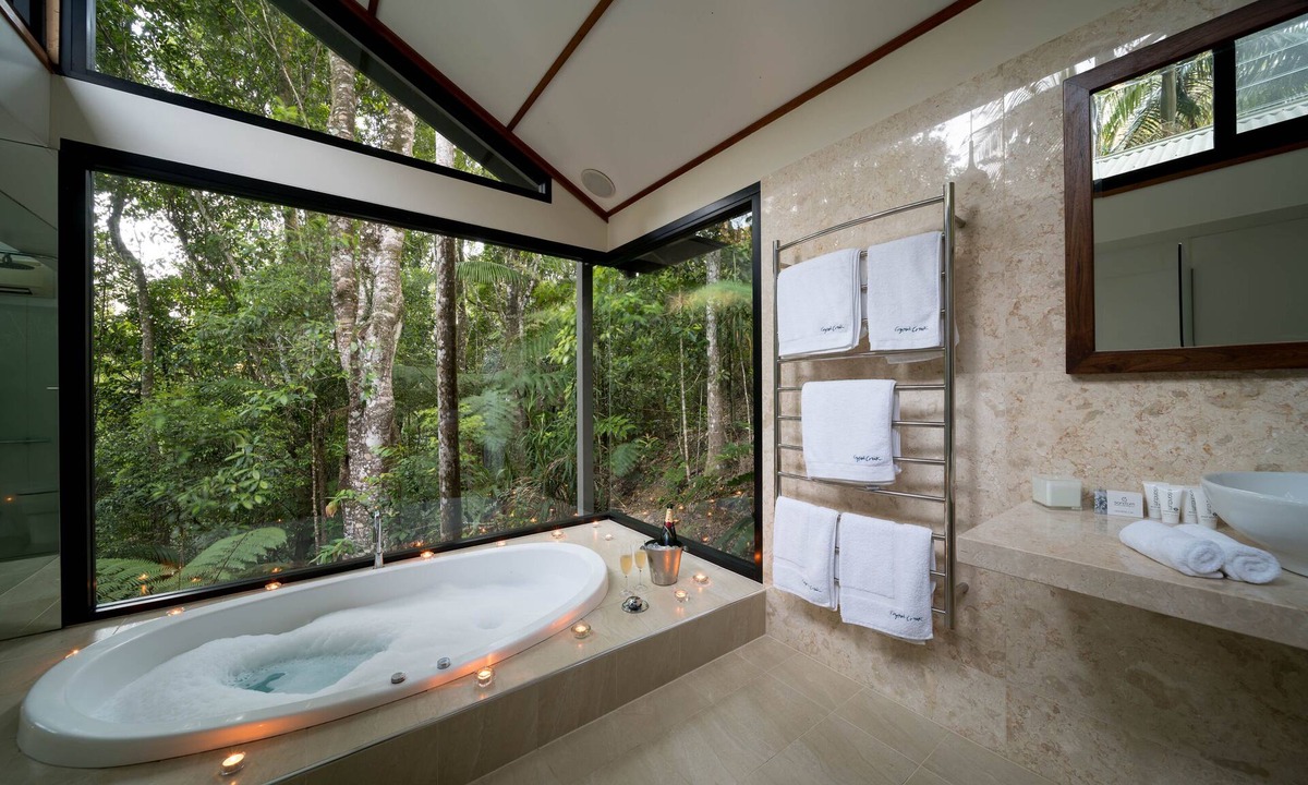 Upper Crystal Creek Cabin | Creekside Spa Cabin Carabeen