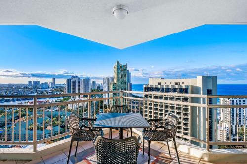 Surfers Paradise Apartment | Crown Tower Stunning 2 Bedroom Apartment