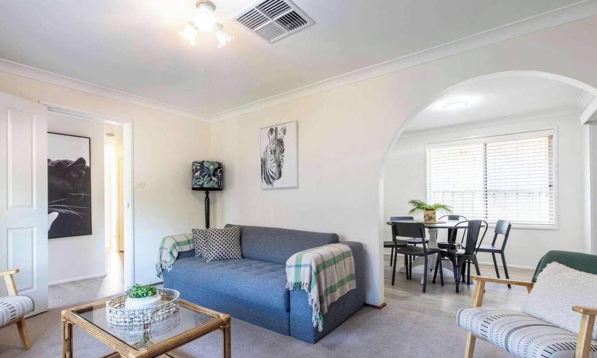 Dubbo House | Daisy's Lodge - Relaxed & Family-Friendly Stay