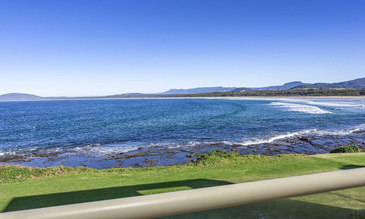 Gerroa House | Dambreezy - Water Views