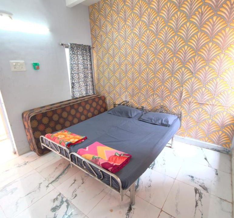 Dwarka House | damodar guest house